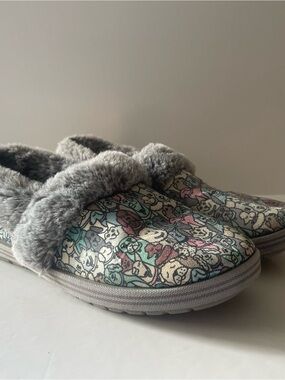 BOBS from Skechers Women's Keepsakes Ice Angel Dog Print Slippers Gray 7